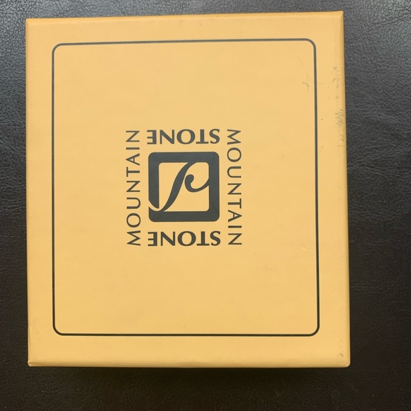 New in Box Stone Mountain traveller Wallet black leather passcase RFID list $50 - Picture 3 of 5